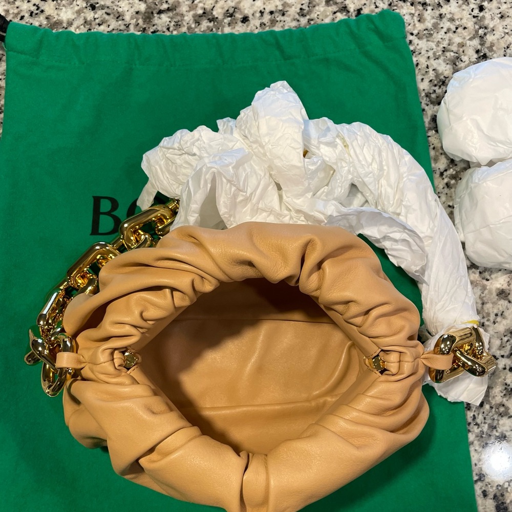 AUTHENTIC & BRAND NEW CHAIN BOTTEGA BAG - Picture 7 of 9